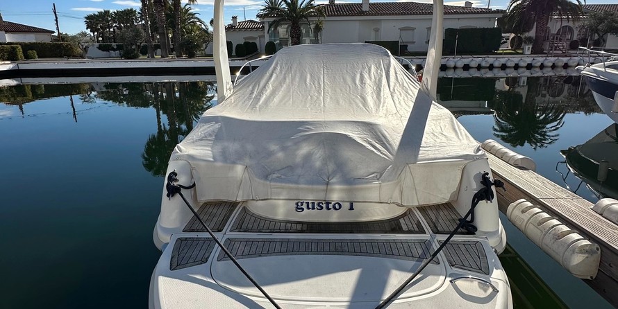 Rio 850 day cruiser