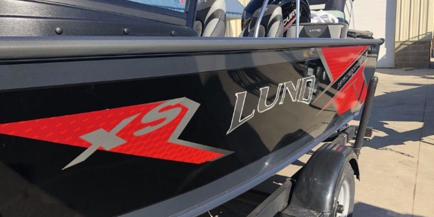 Lund Boats 1875 Crossover XS