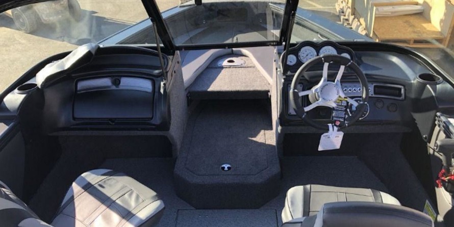 Lund Boats 1875 Crossover XS