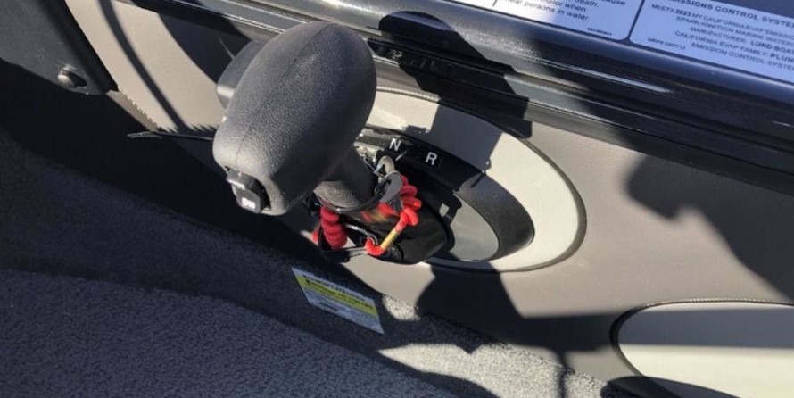 Lund Boats 1875 Crossover XS