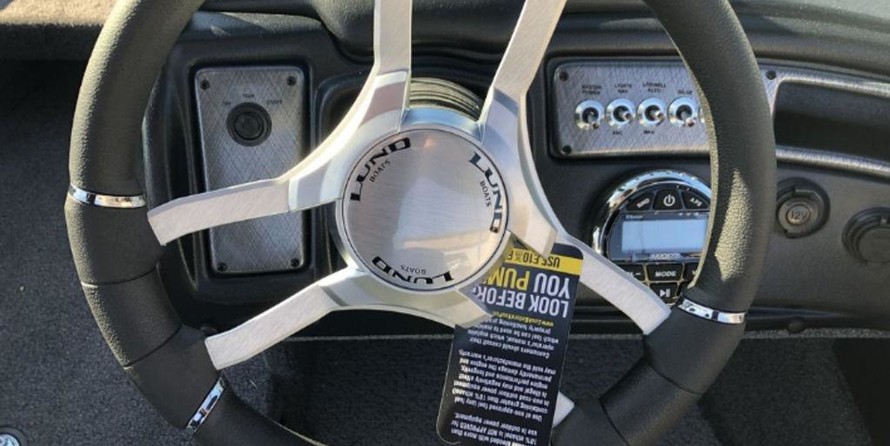 Lund Boats 1875 Crossover XS