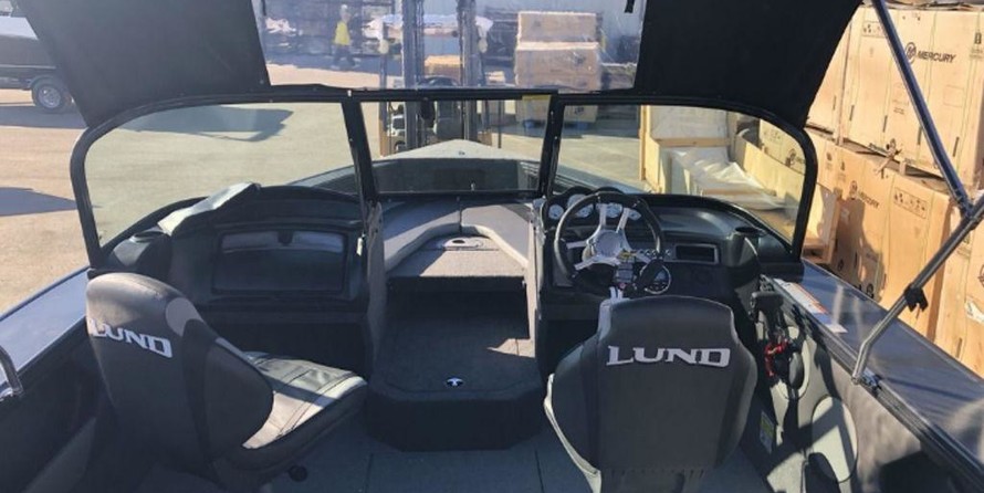 Lund Boats 1875 Crossover XS