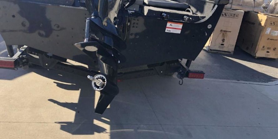 Lund Boats 1875 Crossover XS