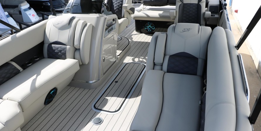 60 x 16 tri-toon passenger vessel