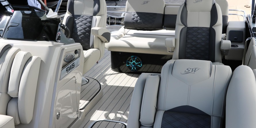 60 x 16 tri-toon passenger vessel