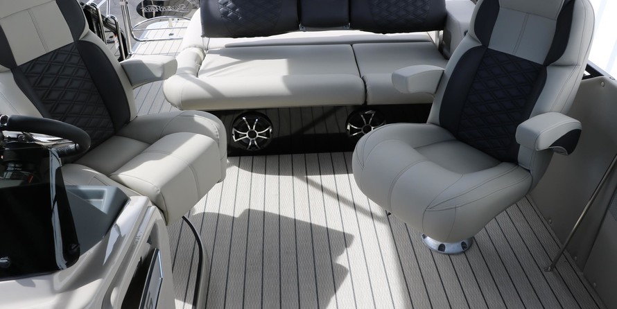 60 x 16 tri-toon passenger vessel