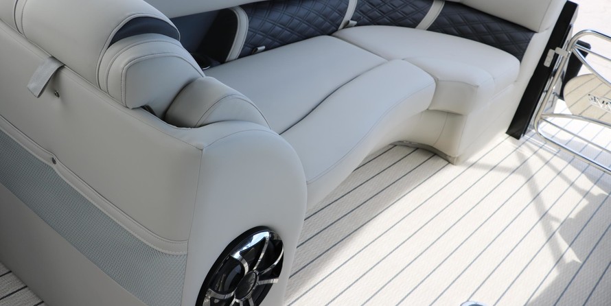 60 x 16 tri-toon passenger vessel