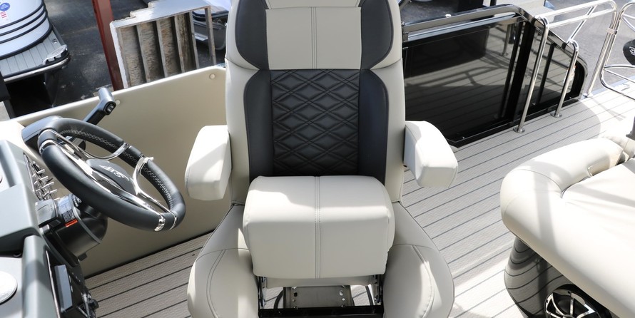 60 x 16 tri-toon passenger vessel