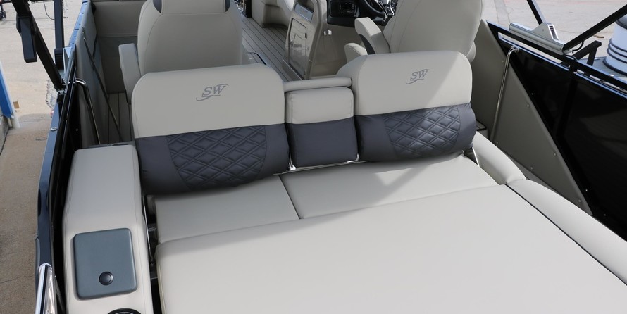 60 x 16 tri-toon passenger vessel