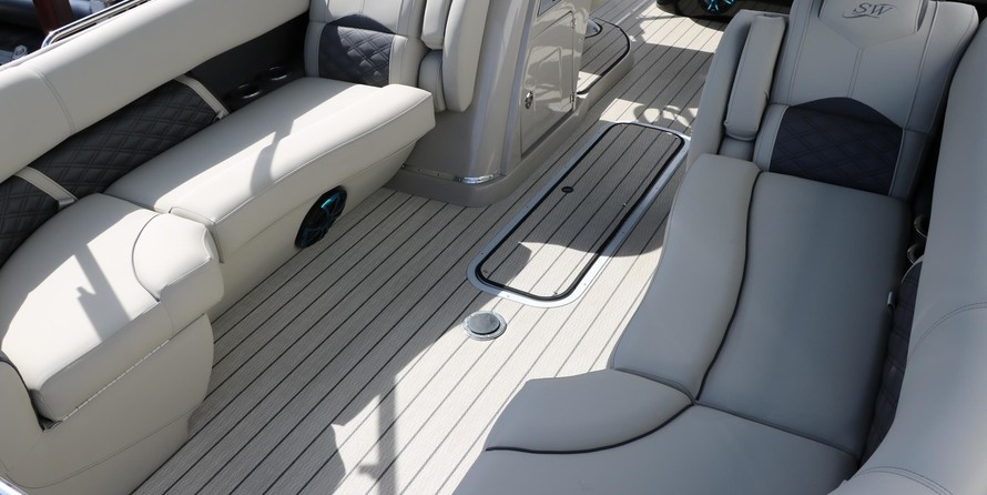 60 x 16 tri-toon passenger vessel