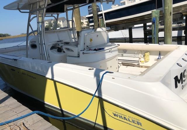 Boston Whaler 320 Outrage