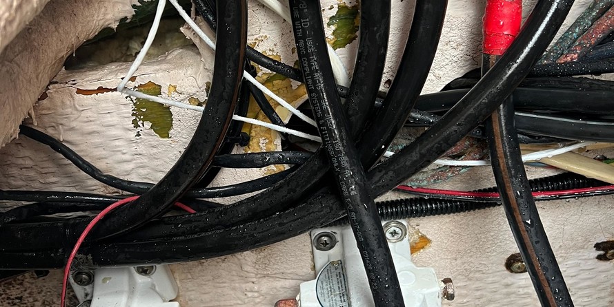 Grady-White Marlin 300