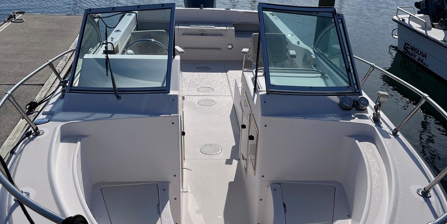 Grady-White Freedom 225