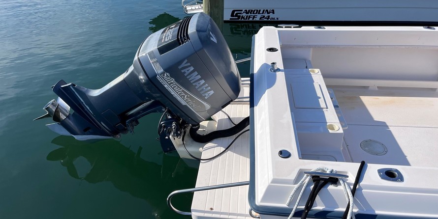 Grady-White Freedom 225