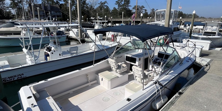 Grady-White Freedom 225