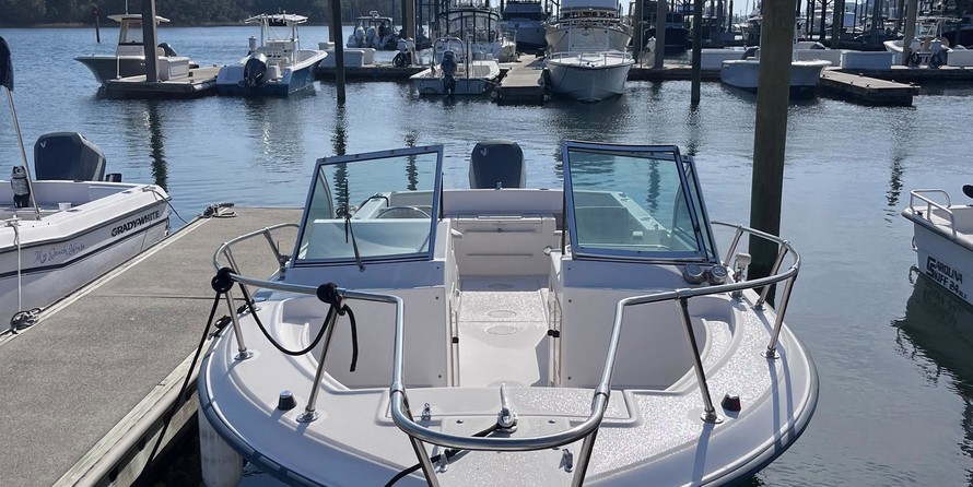 Grady-White Freedom 225