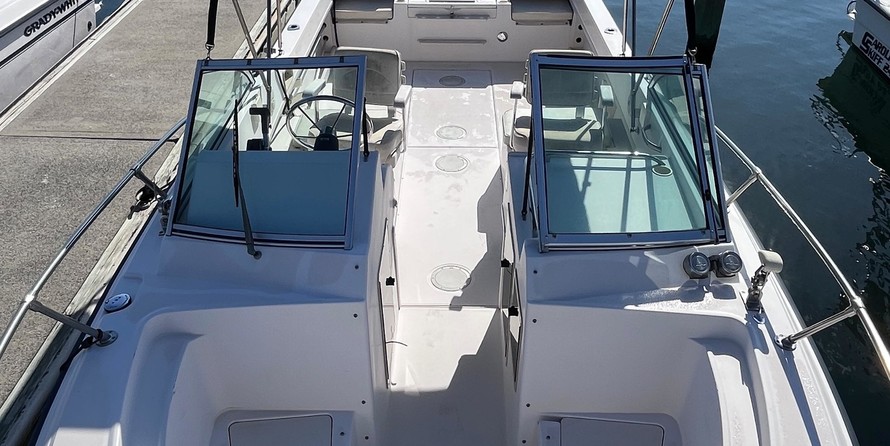 Grady-White Freedom 225