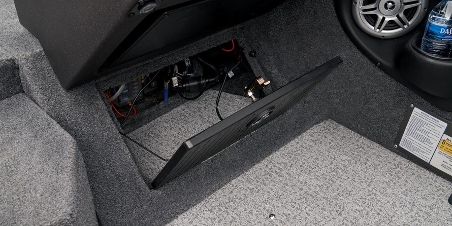 Tracker Targa V-19 WT