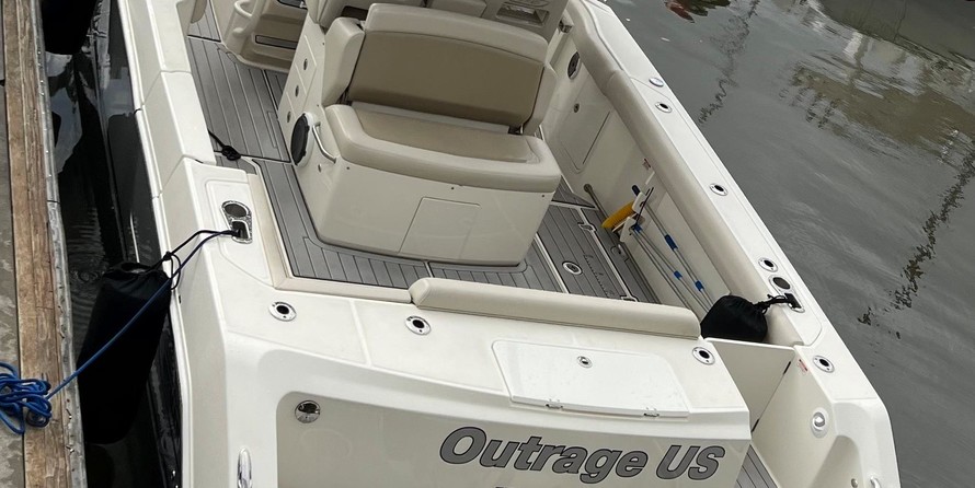 Boston Whaler 330 Outrage