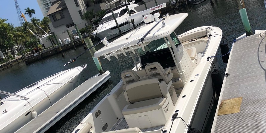 Boston Whaler 330 Outrage