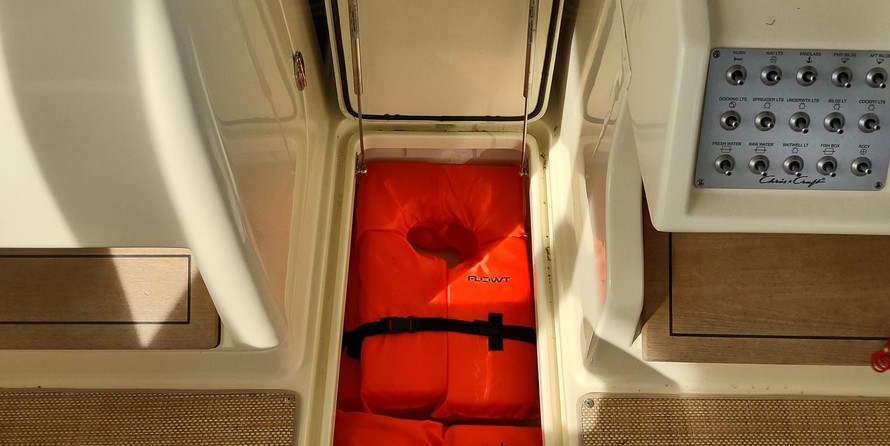Chris-Craft Calypso 26