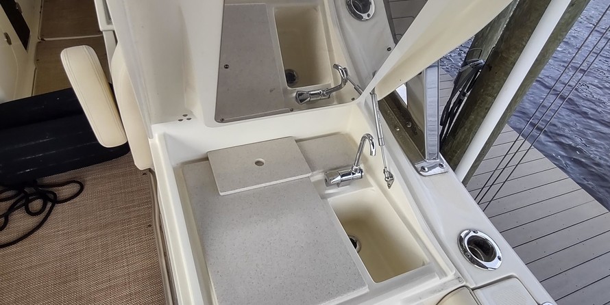 Chris-Craft Calypso 26