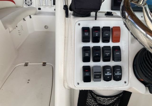 Hurricane 2200 sundeck