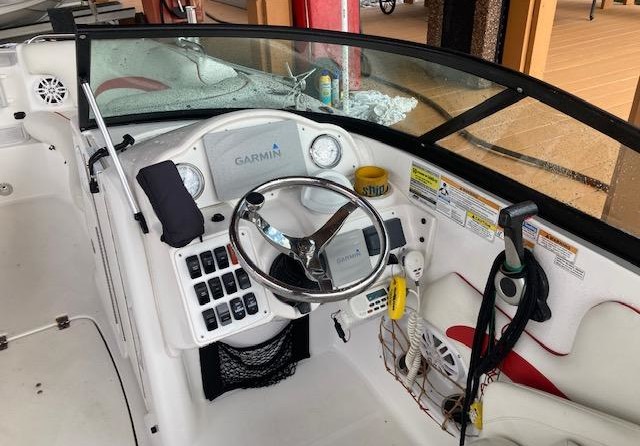 Hurricane 2200 sundeck