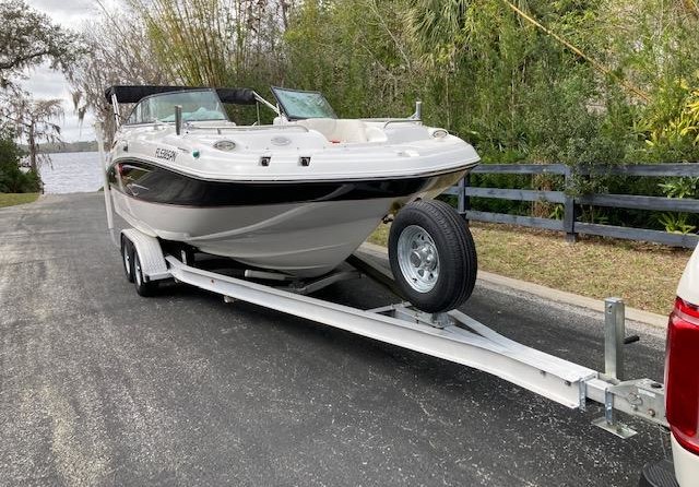 Hurricane 2200 sundeck