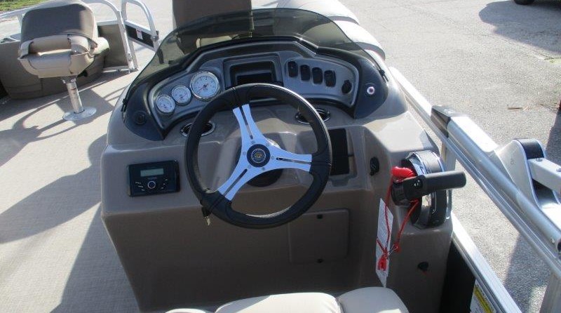 Sun Tracker Fishin Barge 20 DLX