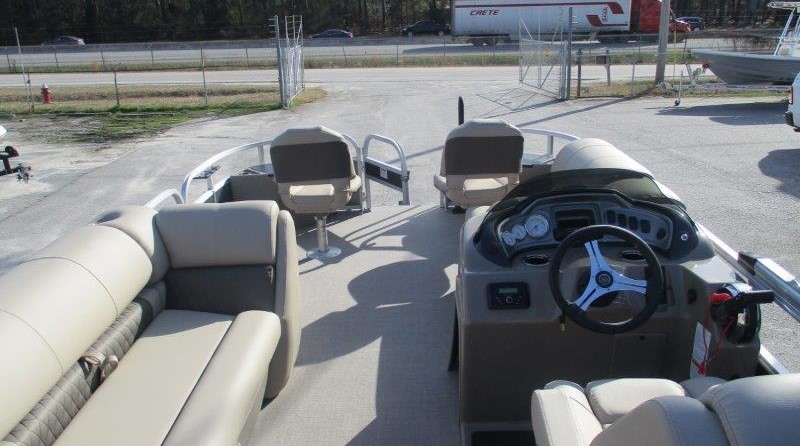 Sun Tracker Fishin Barge 20 DLX