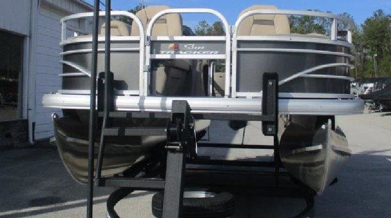 Sun Tracker Fishin Barge 20 DLX