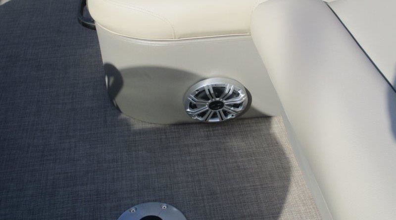 Sun Tracker Fishin Barge 20 DLX