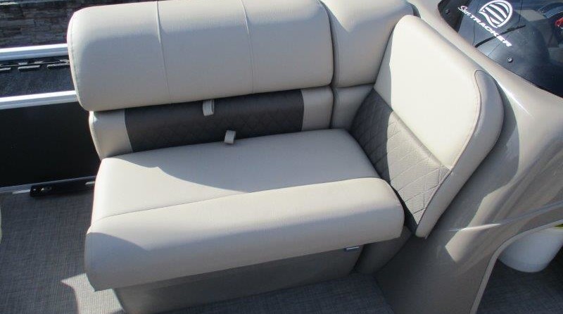 Sun Tracker Fishin Barge 20 DLX