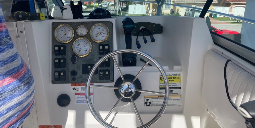 Seaswirl Striper 2601 Walkaround I/O