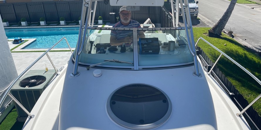 Seaswirl Striper 2601 Walkaround I/O