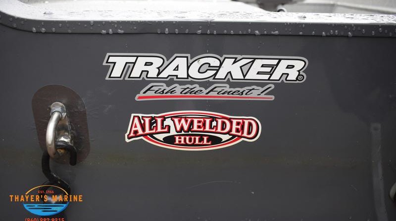 Tracker Guide V-16 Laker DLX T