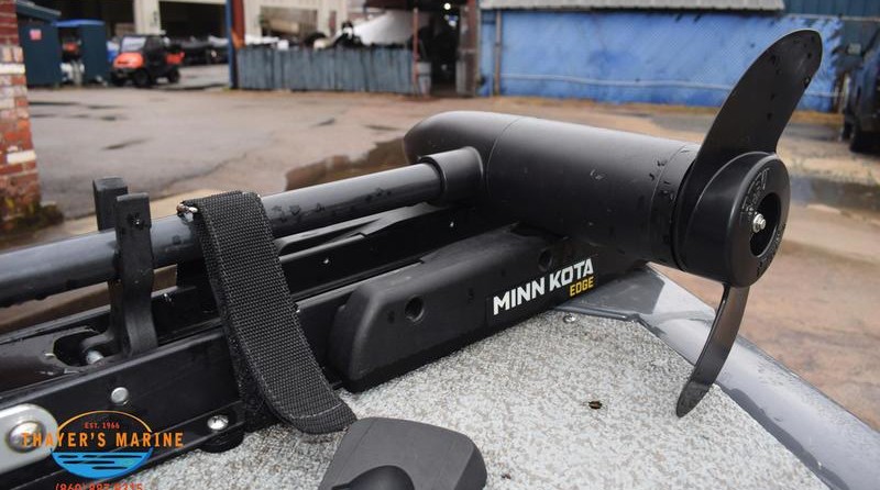 Tracker Guide V-16 Laker DLX T