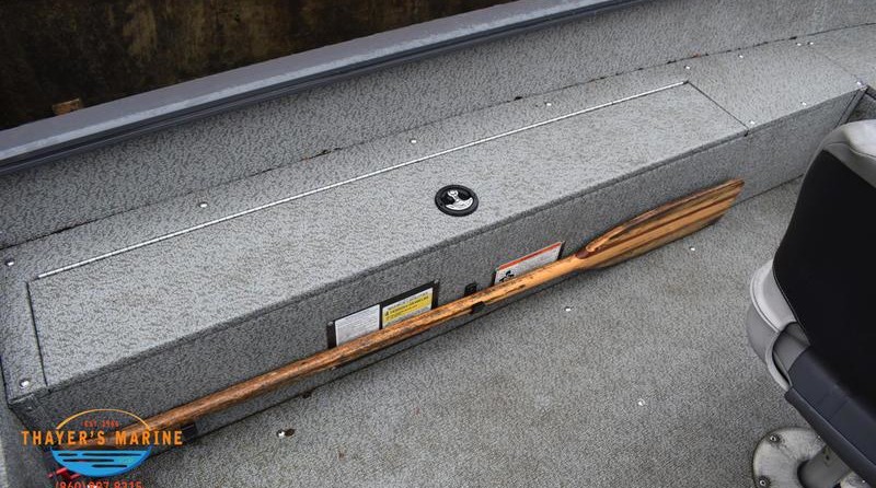 Tracker Guide V-16 Laker DLX T