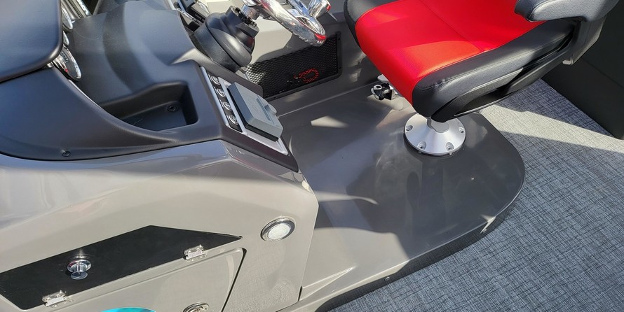 Premier Pontoons S-Series RF