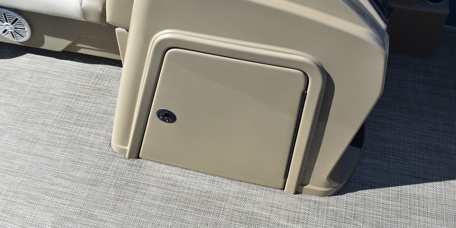 Sunchaser Boats Geneva Cruise 22 LR DH