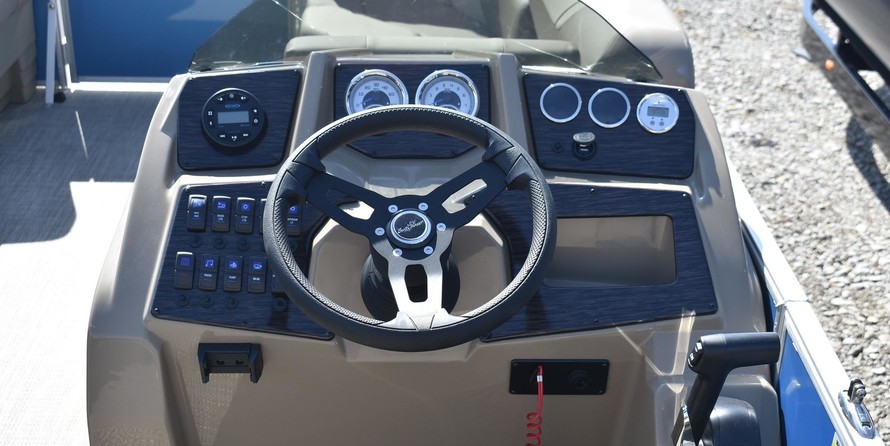 Sunchaser Boats Geneva Cruise 22 LR DH