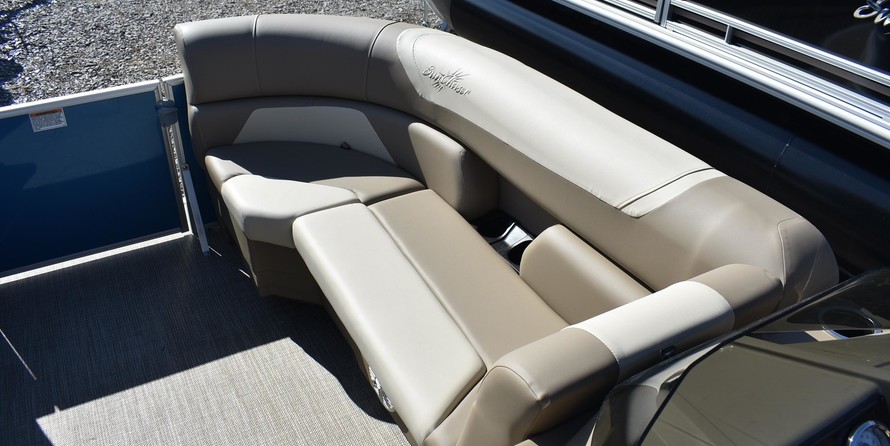 Sunchaser Boats Geneva Cruise 22 LR DH