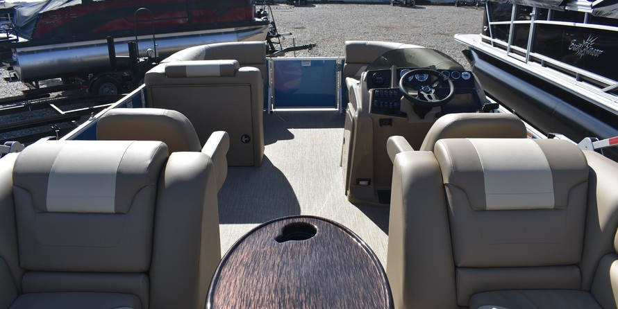 Sunchaser Boats Geneva Cruise 22 LR DH