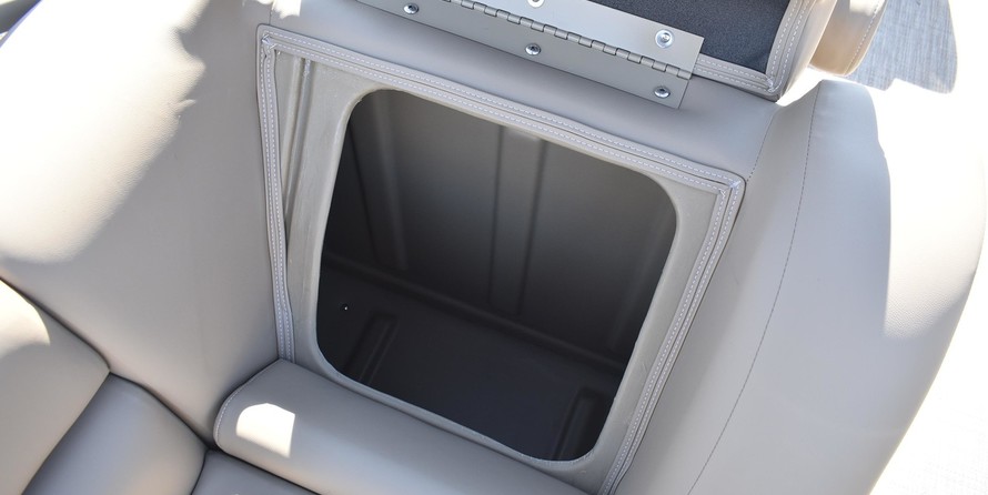 Sunchaser Boats Geneva Cruise 22 LR DH