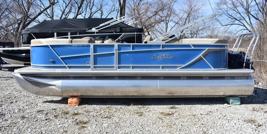 Sunchaser Boats Geneva Cruise 22 LR DH