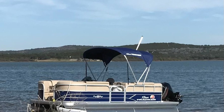 Sun Tracker Party Barge 20 DLX