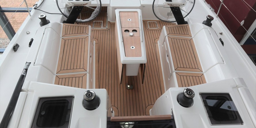 Dufour 390
