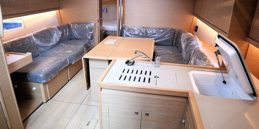 Dufour 390