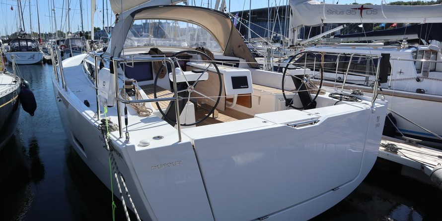 Dufour 390